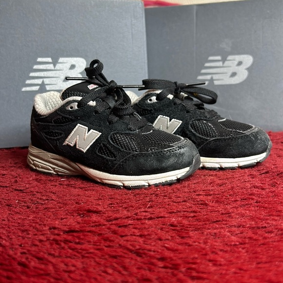 New balance black and grey Toddler - Picture 1 of 5